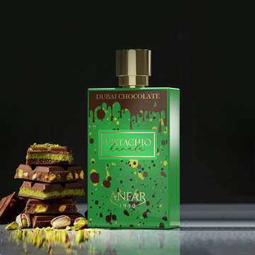 „Pistachio Kunafa Chocolate“ – išraiškingas kvapas su pistacijų, kunafa, tonka pupelių ir šokolado natomis. Arabiški kvepalai internetu elegantiškame žaliame buteliuke.